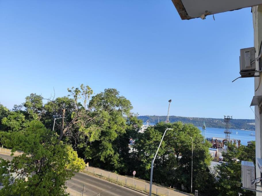 Opal Beachfront Apartment Varna Esterno foto