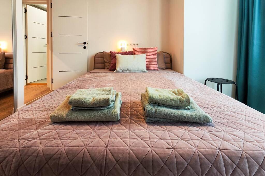 Opal Beachfront Apartment Varna Esterno foto