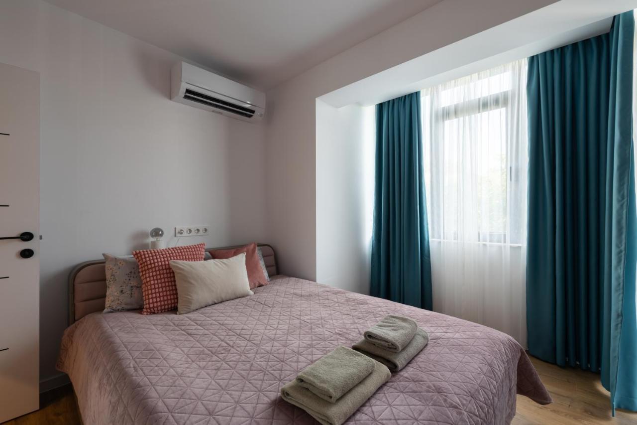 Opal Beachfront Apartment Varna Esterno foto