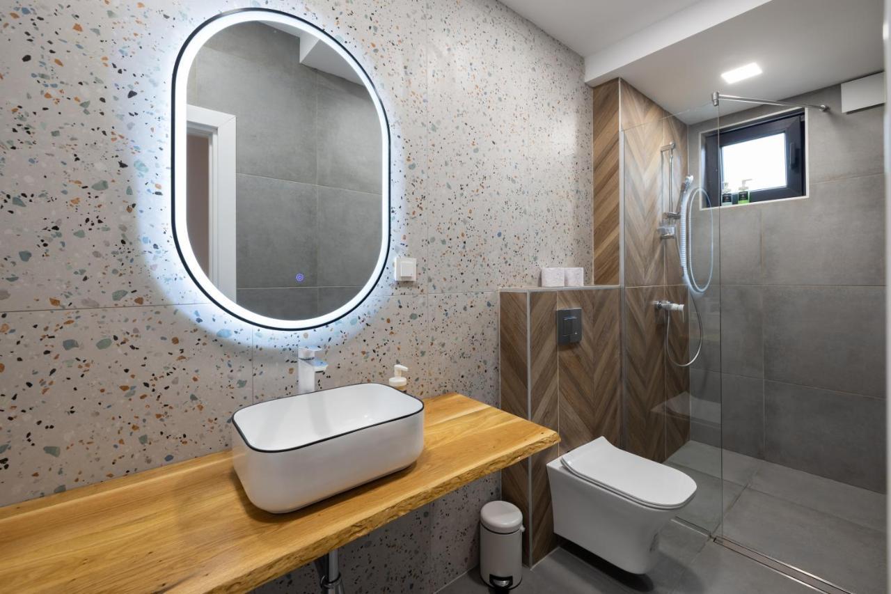 Opal Beachfront Apartment Varna Esterno foto