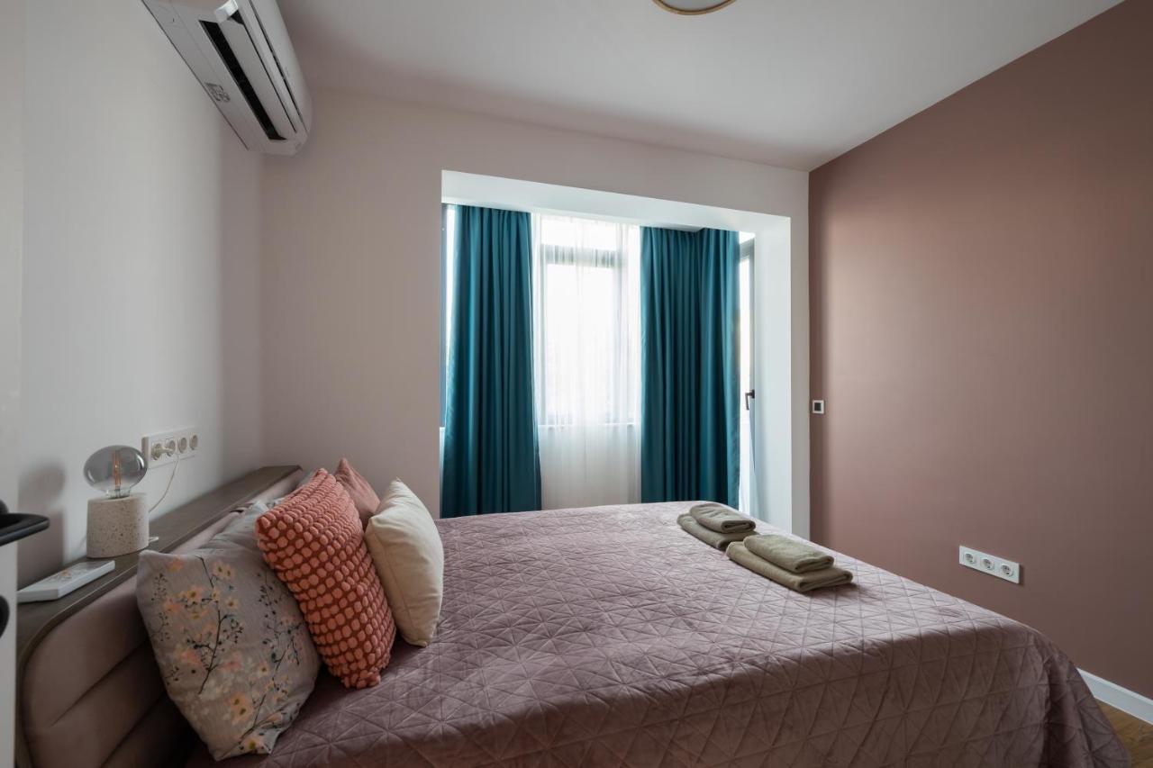 Opal Beachfront Apartment Varna Esterno foto